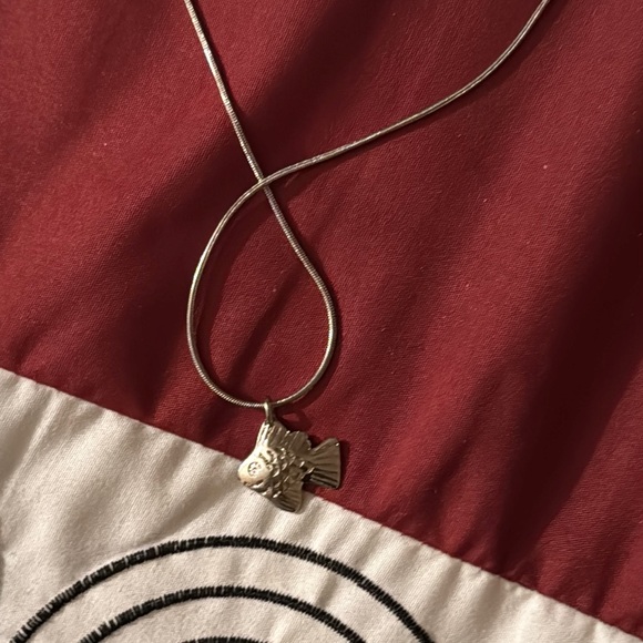 Silver Necklace with Teardrop Pendant - Picture 4 of 4